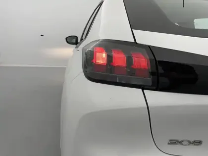 Photo 25 Peugeot 208  PureTech 75 S&S BVM5