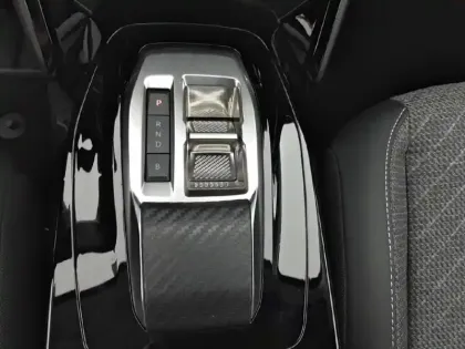 Photo 39 Peugeot 208  Electrique 50 kWh 136ch