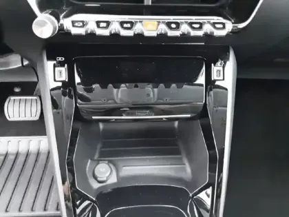 Photo 32 Peugeot 208  Electrique 50 kWh 136ch