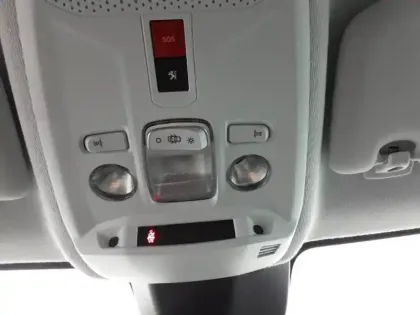 Photo 41 Peugeot 208  Electrique 50 kWh 136ch