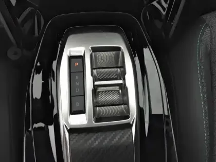 Photo 33 Peugeot 208  Electrique 50 kWh 136ch