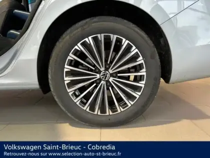 Photo 27 Volkswagen Passat Gén. IX Ph1 Elegance 5