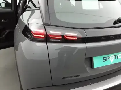 Photo 16 Peugeot 2008  PureTech 100 S&S BVM6