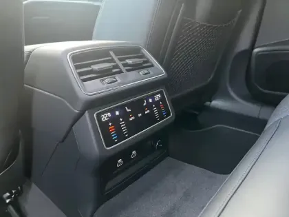 Photo 40 Audi A6  Avant 50 TFSIe 299 ch S tronic 7 Quattro