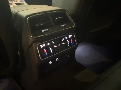 Photo 16 Audi A6  Avant 55 TFSIe 367 ch S tronic 7 Quattro