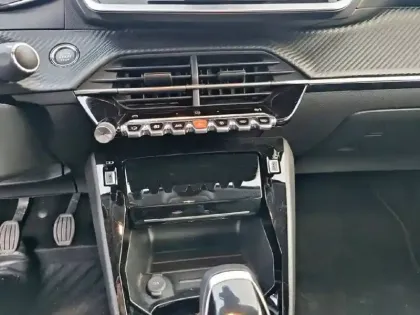 Photo 14 Peugeot 208  PureTech 100 S&S BVM6