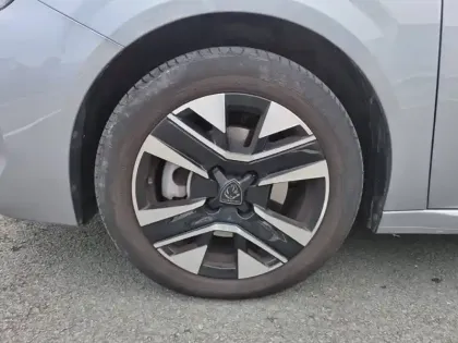 Photo 12 Peugeot 208  PureTech 100 S&S BVM6