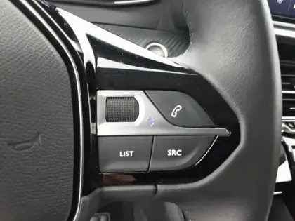 Photo 42 Peugeot 208  PureTech 100 S&S BVM6