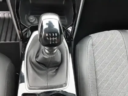 Photo 33 Peugeot 208  PureTech 100 S&S BVM6