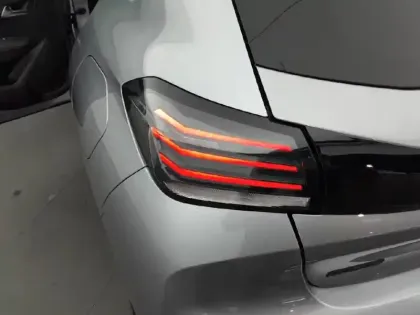 Photo 36 Peugeot 208  PureTech 100 S&S BVM6