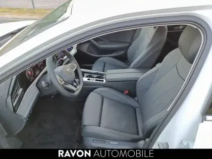 Photo 15 Volkswagen Passat  1.5 eHybrid 204 DSG6