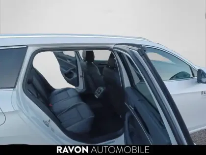 Photo 16 Volkswagen Passat  1.5 eHybrid 204 DSG6