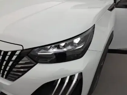 Photo 35 Peugeot 2008  Electrique 54 kWh 156 ch