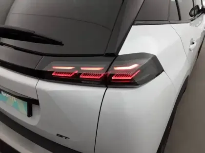 Photo 36 Peugeot 2008  Electrique 54 kWh 156 ch