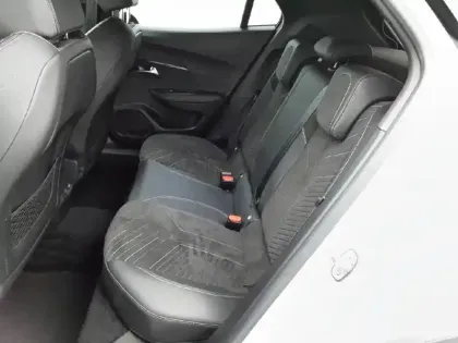 Photo 31 Peugeot 2008  Electrique 54 kWh 156 ch