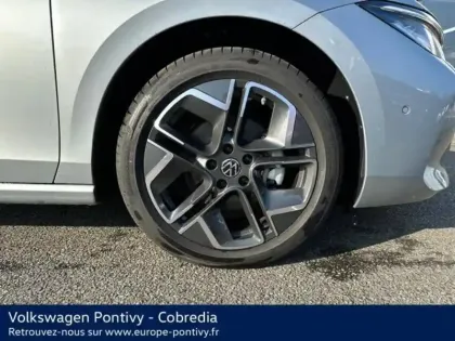 Photo 27 Volkswagen Passat Gén. IX Ph1 Elegance 5