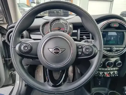 Photo 9 Mini Mini Hatch 5 Portes Cooper 136 ch Edition Greenwich