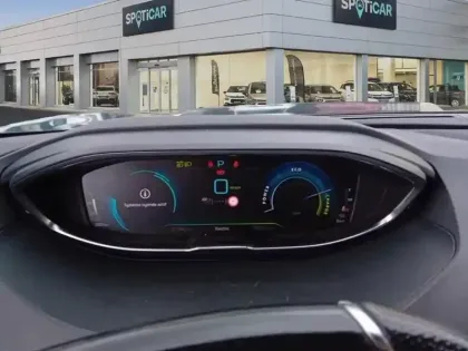 Photo 20 Peugeot 3008  Hybrid 225 e-EAT8 GT