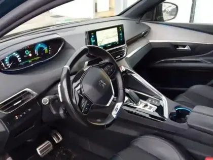 Photo 6 Peugeot 3008  Hybrid 225 e-EAT8 GT