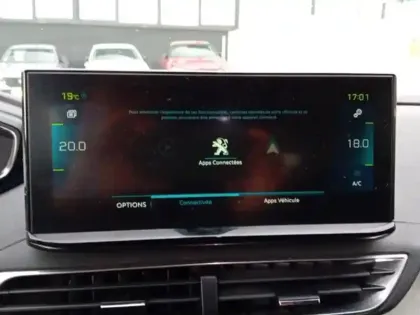 Photo 10 Peugeot 3008  Hybrid 225 e-EAT8 GT