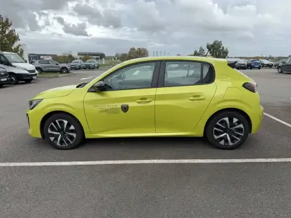 Photo 12 Peugeot 208  Hybrid 100 e-DCS6