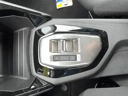 Photo 19 Peugeot 208  Hybrid 100 e-DCS6