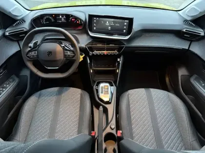 Photo 26 Peugeot 208  Hybrid 100 e-DCS6