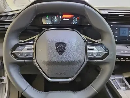 Photo 28 Peugeot 308  PureTech 130ch S&S EAT8