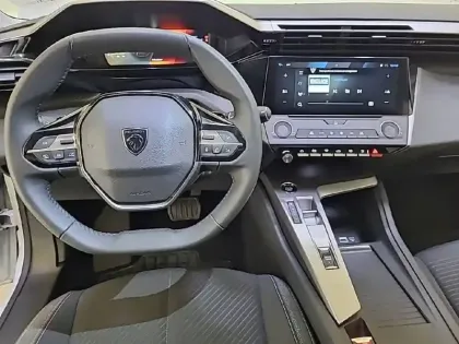 Photo 27 Peugeot 308  PureTech 130ch S&S EAT8