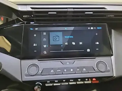 Photo 38 Peugeot 308  PureTech 130ch S&S EAT8