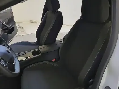 Photo 30 Peugeot 308  PureTech 130ch S&S EAT8