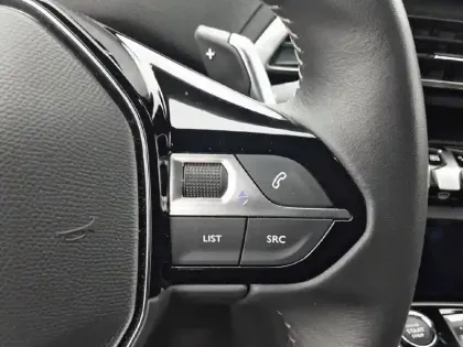 Photo 19 Peugeot 5008  Hybrid 136 e-DCS6