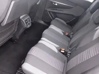 Photo 11 Peugeot 5008  Hybrid 136 e-DCS6