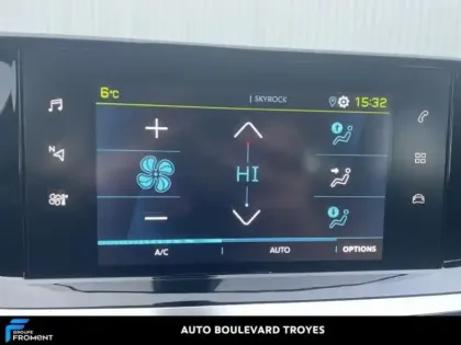 Photo 29 Peugeot 2008  e- 136ch Allure Pack