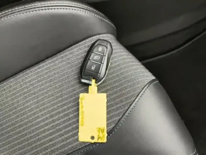 Photo 15 Peugeot 3008  Hybrid 225 e-EAT8 Allure Pack