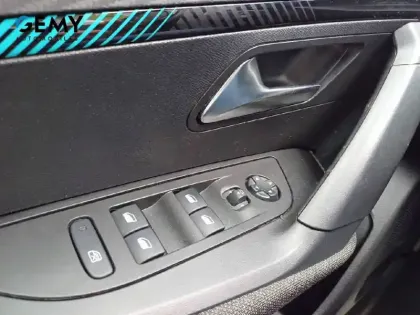 Photo 13 Peugeot 2008  Electrique 136 ch