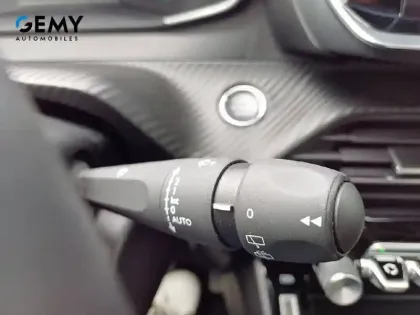 Photo 14 Peugeot 2008  Electrique 136 ch