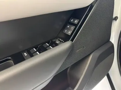 Photo 45 Land rover Range Rover  Velar 2.0L P400e PHEV 404ch AWD BVA