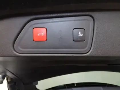 Photo 10 Peugeot 3008  HYBRID 225ch GT e-EAT8