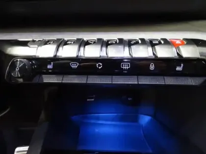 Photo 12 Peugeot 3008  HYBRID 225ch GT e-EAT8