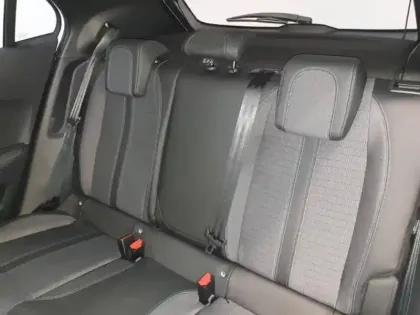 Photo 36 Peugeot 2008  PureTech 130 S&S BVM6