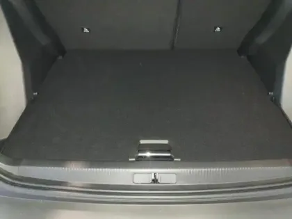 Photo 27 Peugeot 2008  PureTech 130 S&S BVM6