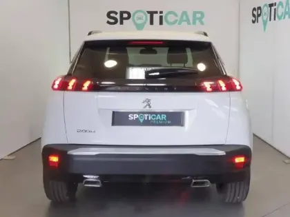 Photo 28 Peugeot 2008  PureTech 130 S&S BVM6