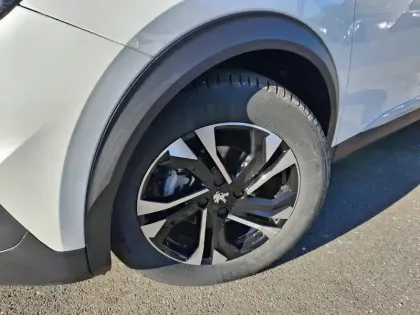Photo 58 Peugeot 2008  PureTech 130 S&S BVM6