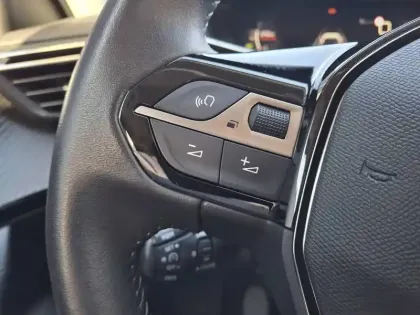 Photo 67 Peugeot 2008  PureTech 130 S&S BVM6