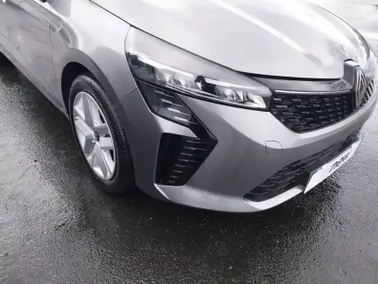 Photo 13 Renault Clio  E-Tech full hybrid 145 GSR2