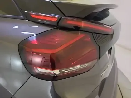 Photo 16 Citroën C4  BlueHDi 130 EAT8