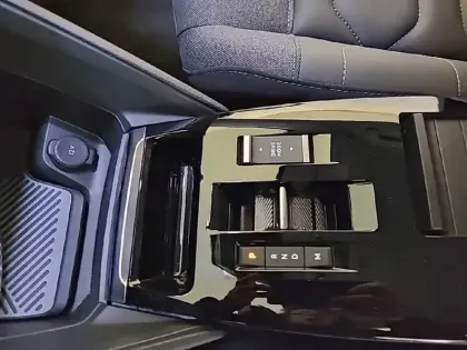 Photo 13 Citroën C4  BlueHDi 130 EAT8