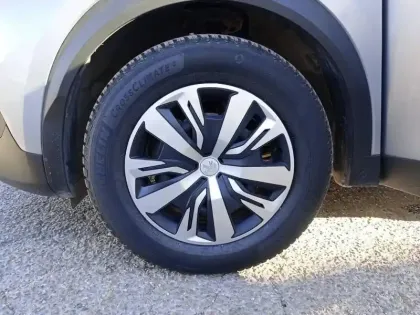 Photo 42 Peugeot 2008  PureTech 100 S&S BVM6