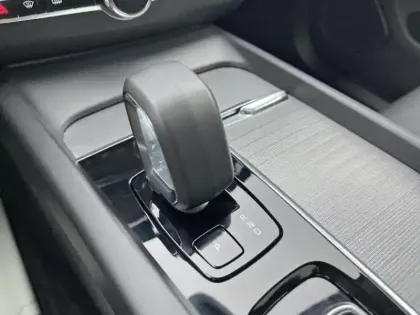 Photo 20 Volvo Xc60  T6 AWD 253 + 145ch Ultra Style Dark Geartronic